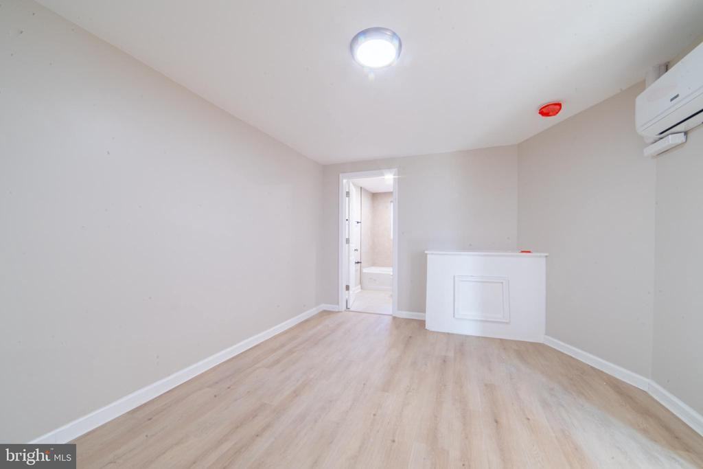 115 N Delancy Pl - Photo 7 of 9