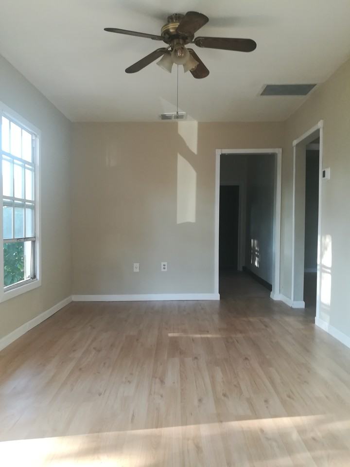 1411 Woodward St - Photo 2 of 10