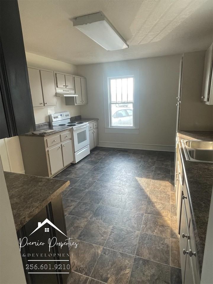 1209 Gardner St - Photo 4 of 21