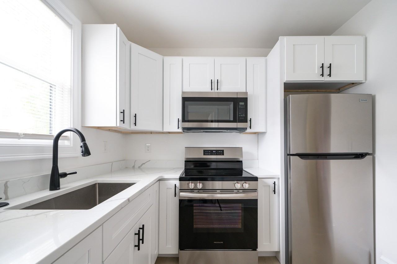 122 Elmgrove Ave #124-2L - Photo 2 of 14