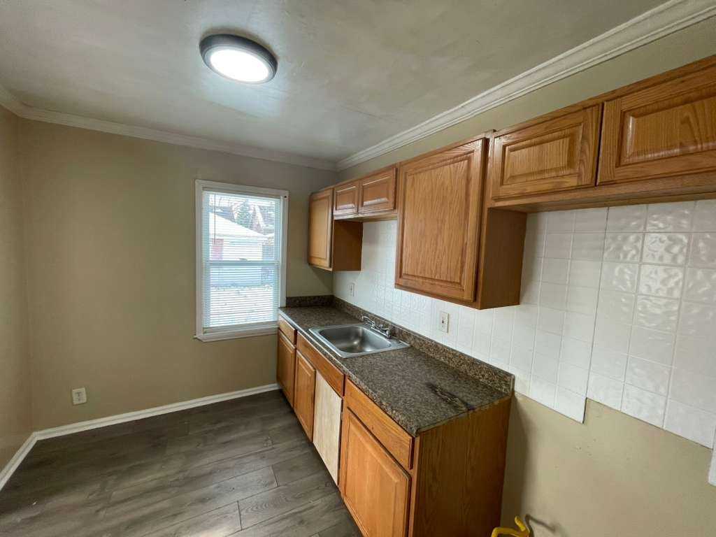 19303 Fairport St - Photo 4 of 11