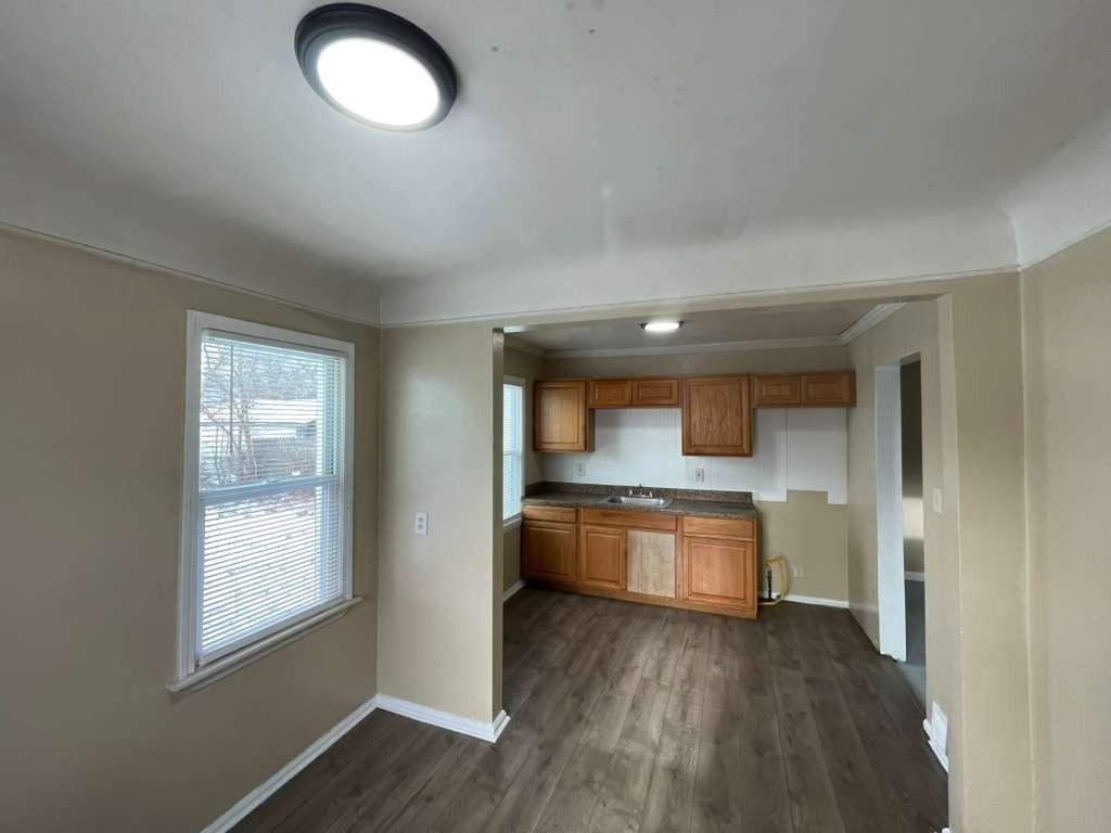 19303 Fairport St - Photo 5 of 11