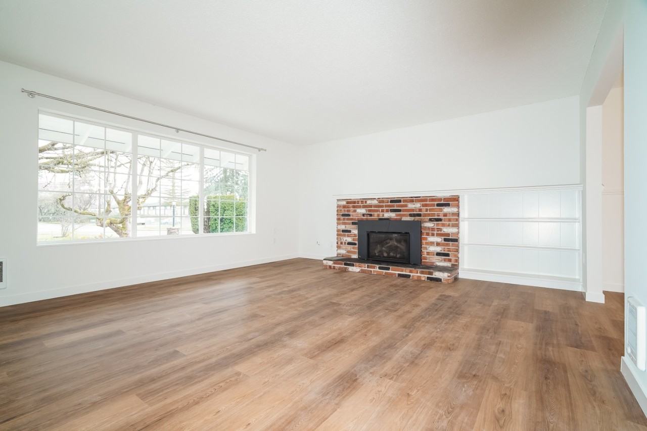 1227 Short St - Photo 3 of 15