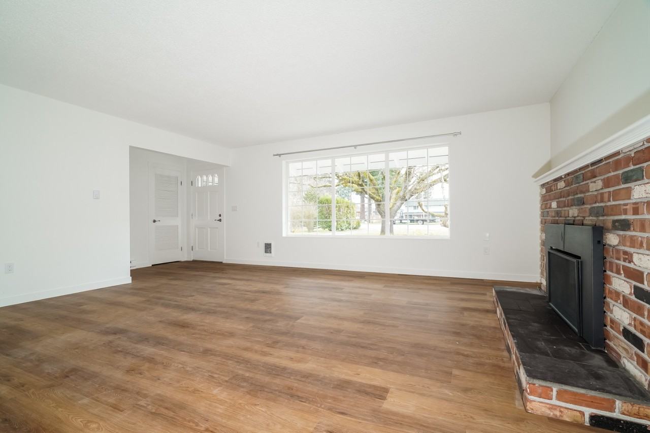 1227 Short St - Photo 4 of 15