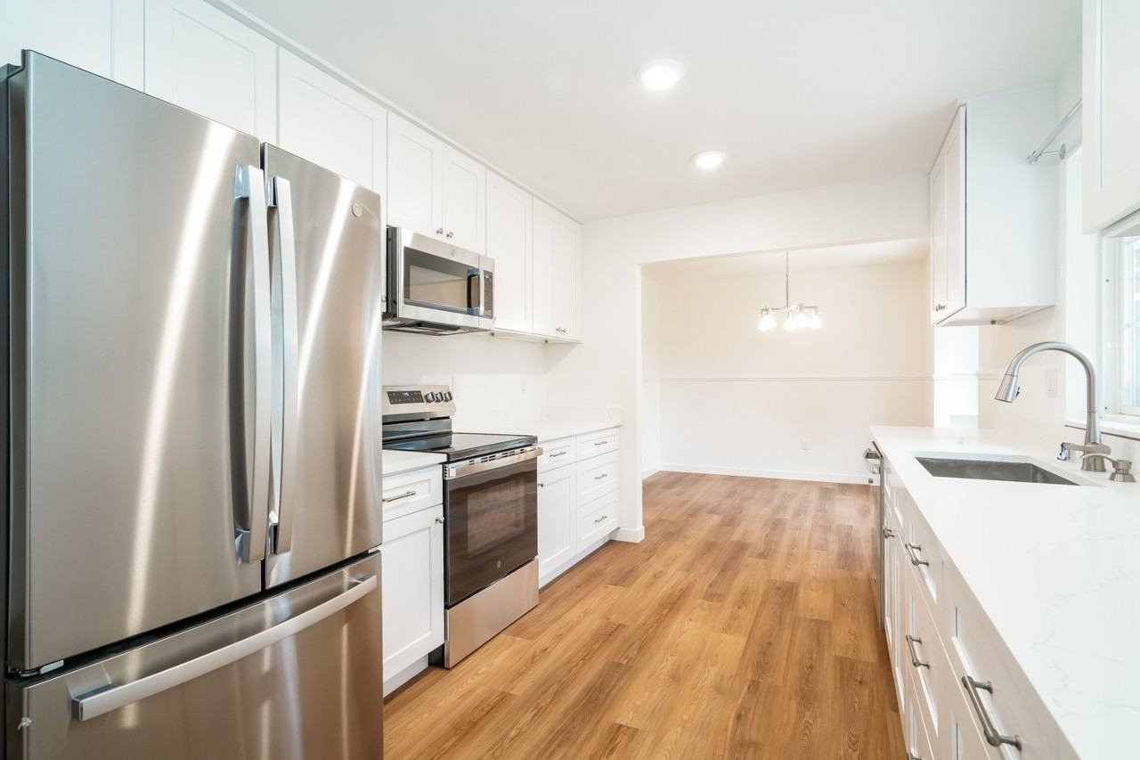 1227 Short St - Photo 7 of 15