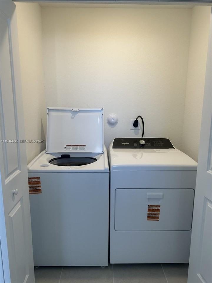 2713 Se 26th St #2713 - Photo 7 of 13