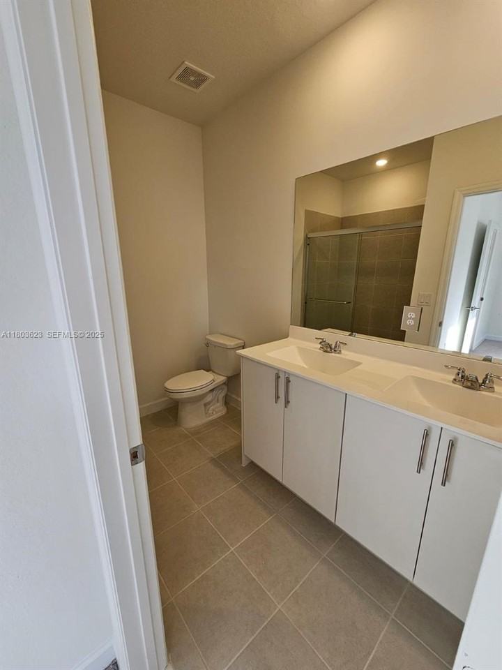 96 Se 11th Ct #96 - Photo 4 of 8