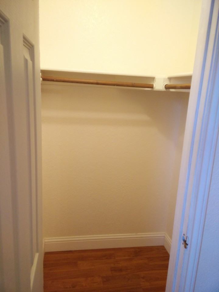 1516 Hux Ct - Photo 3 of 13