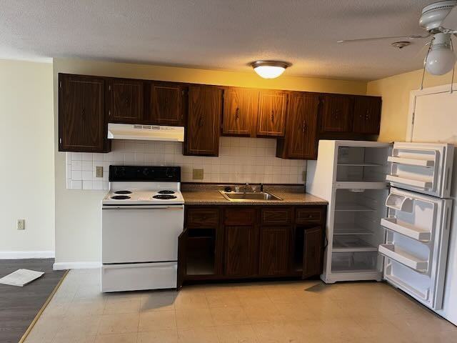 40 Dinan Dr #1 - Photo 5 of 9