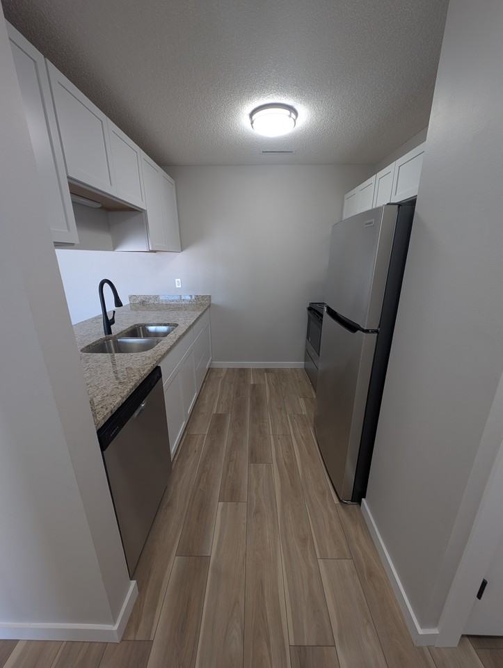 2121 Greene St #B23 - Photo 2 of 7