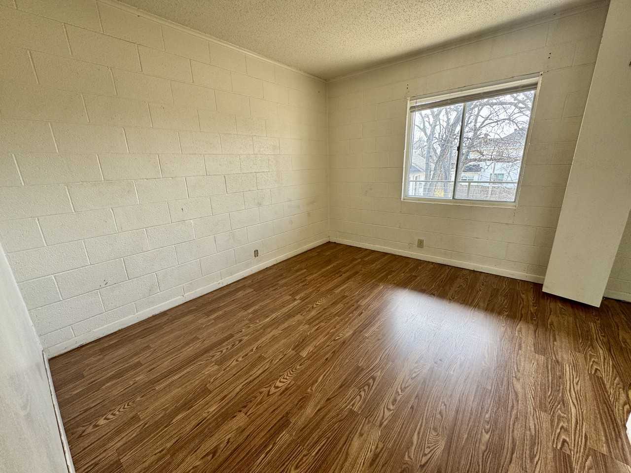 1200 S 7th St #5 - Photo 2 of 2