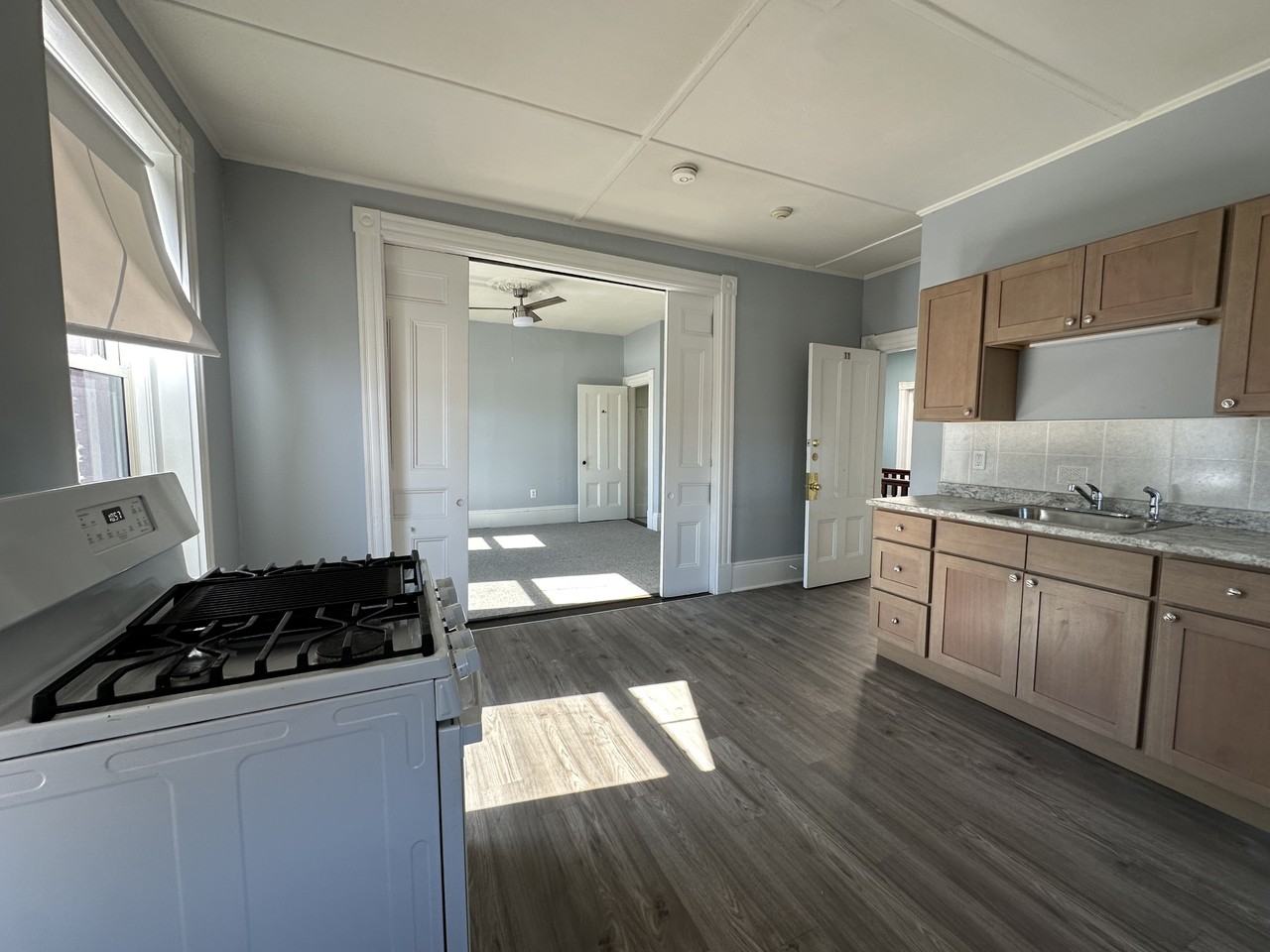 26 Lafayette St #28-11 - Photo 3 of 6