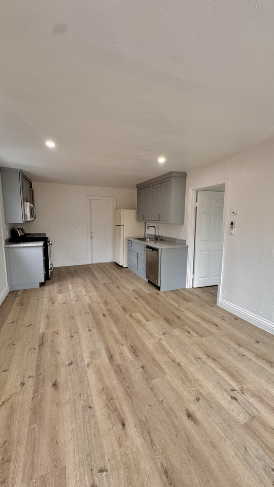 203 W Madill St - Photo 5 of 6