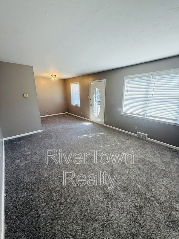 4866 Berrydale Ave - Photo 2 of 8