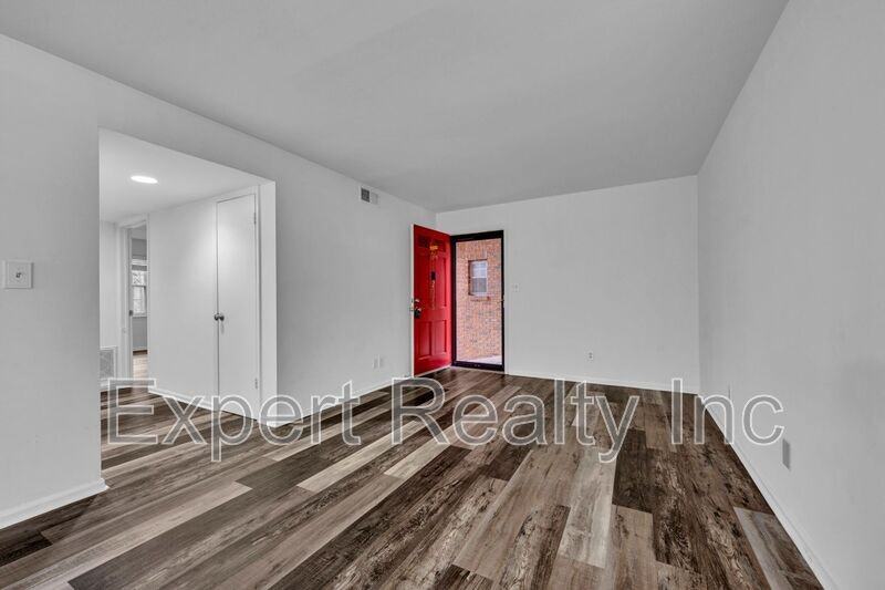 2076 Montreat Cir - Photo 6 of 22