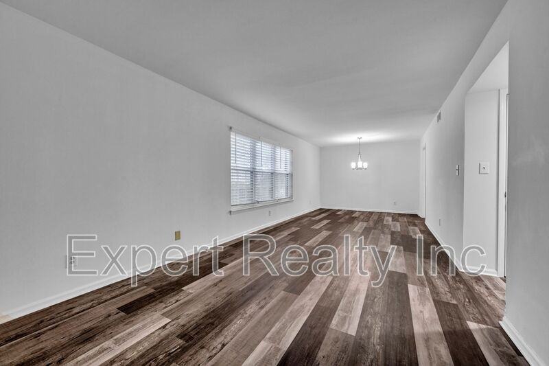 2076 Montreat Cir - Photo 7 of 22