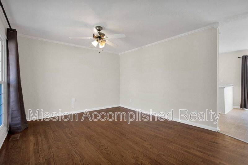 7262 Ryan St - Photo 6 of 31