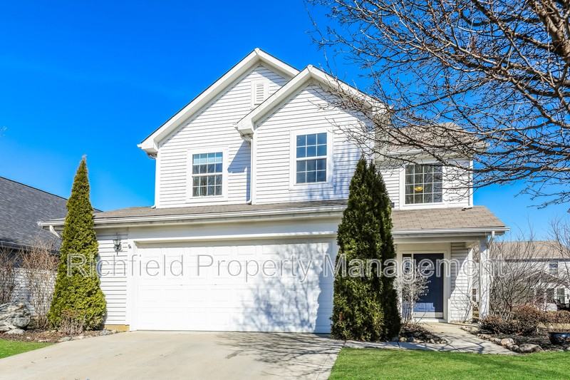 11212 Pegasus Dr - Photo 2 of 38