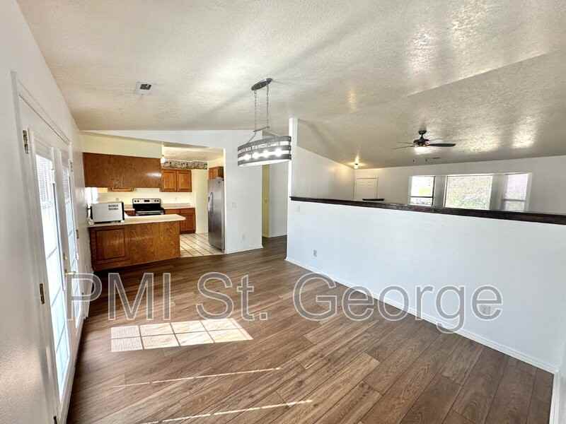 3059 Bayberry Cir - Photo 7 of 33