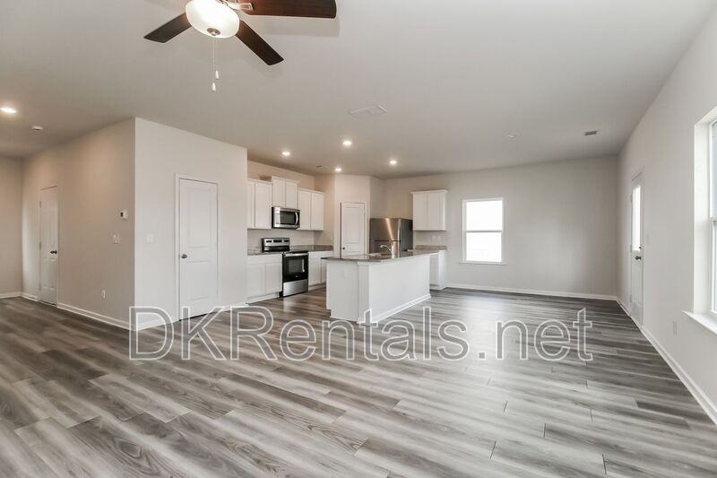 160 Avondale Blvd - Photo 3 of 15