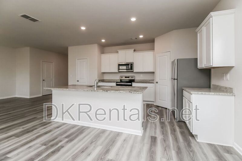 160 Avondale Blvd - Photo 5 of 15