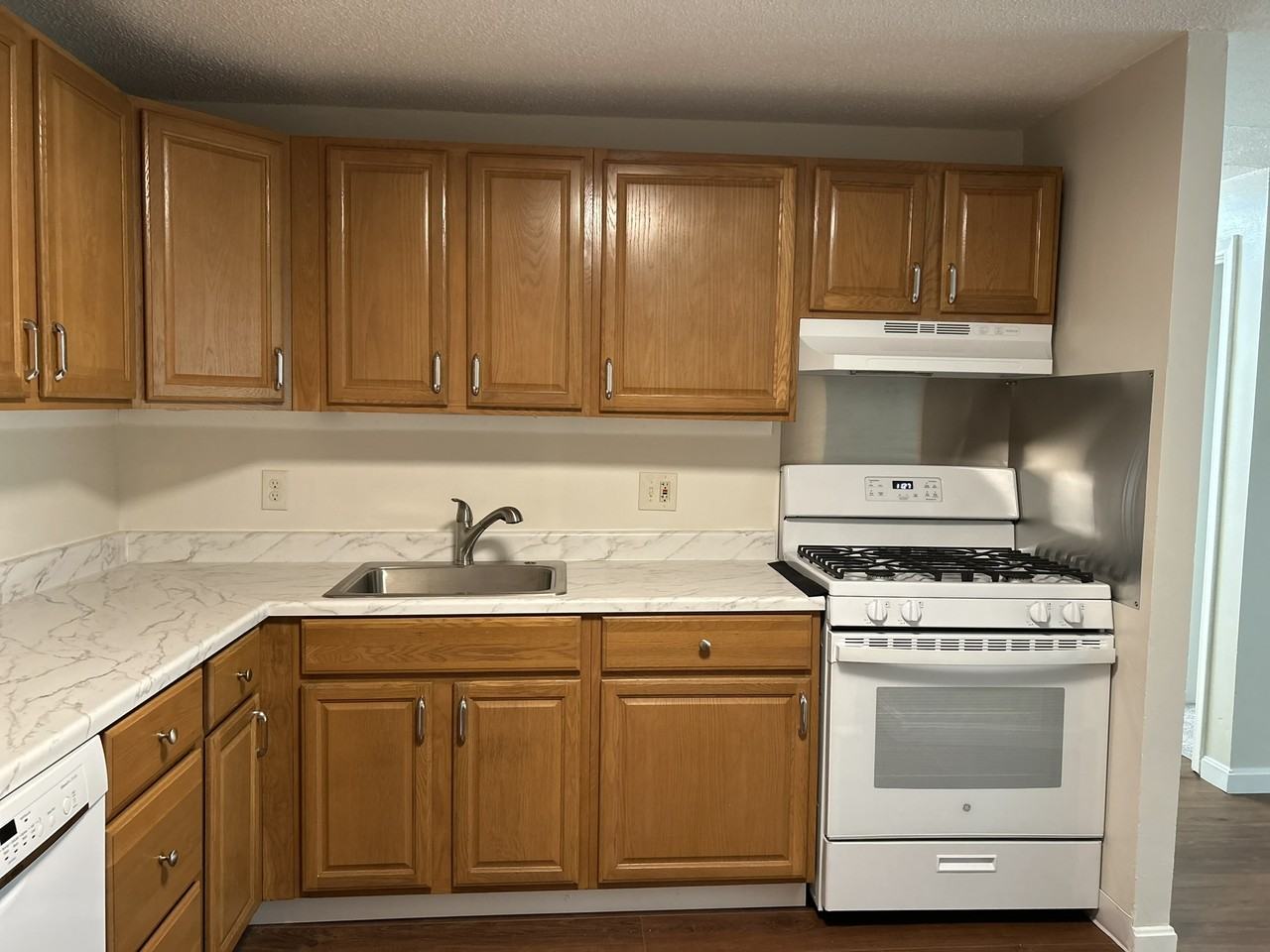 1 Lancelot Ct #18 - Photo 3 of 12