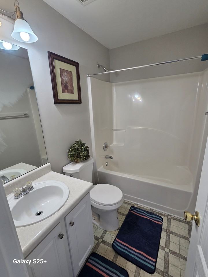 356 Hickory Lake Dr #B - Photo 3 of 6