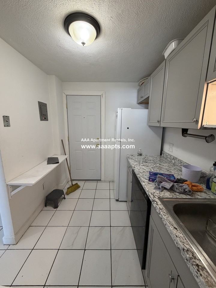 Park Ave #22 - Photo 3 of 16