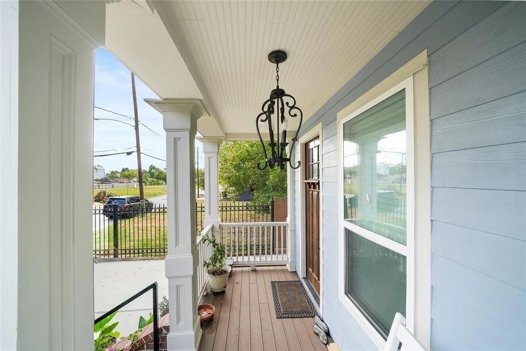 1420 E 31st St #NA - Photo 4 of 22