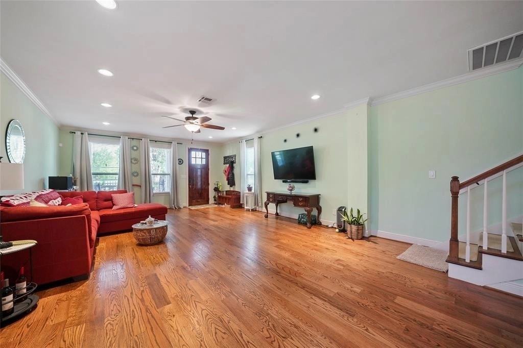 1420 E 31st St #NA - Photo 7 of 22