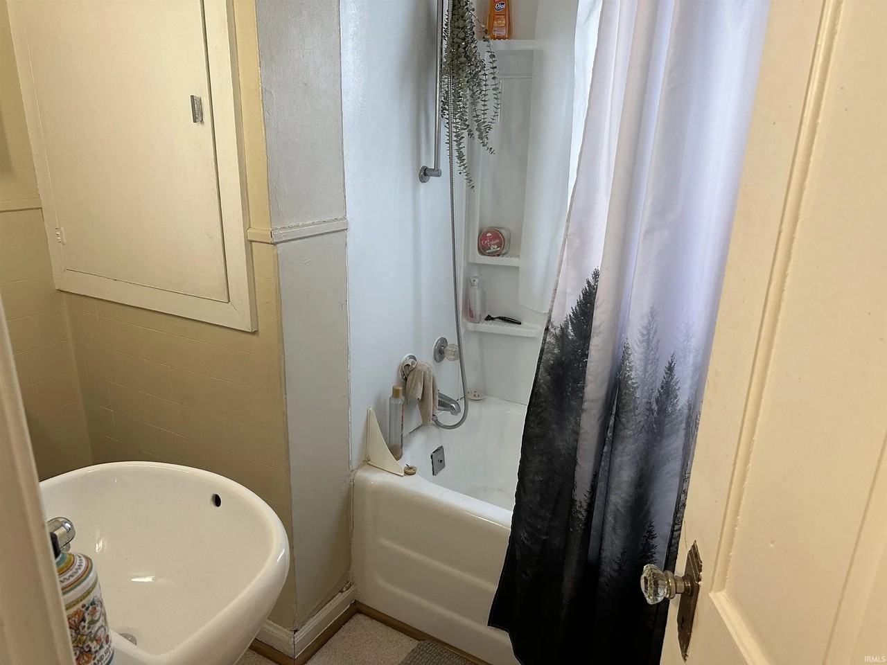 1403 N Linden St #NA - Photo 4 of 7