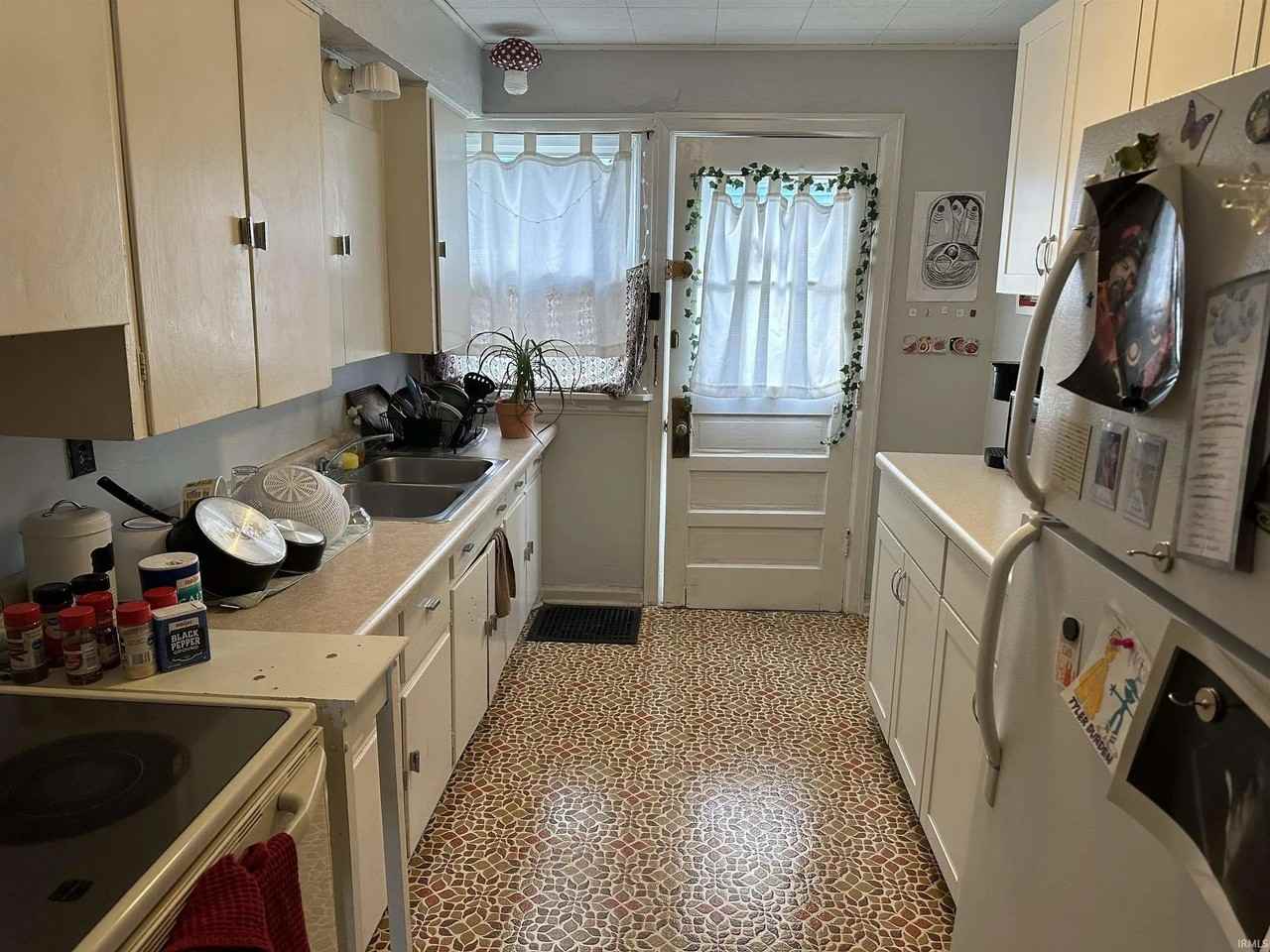 1403 N Linden St #NA - Photo 5 of 7