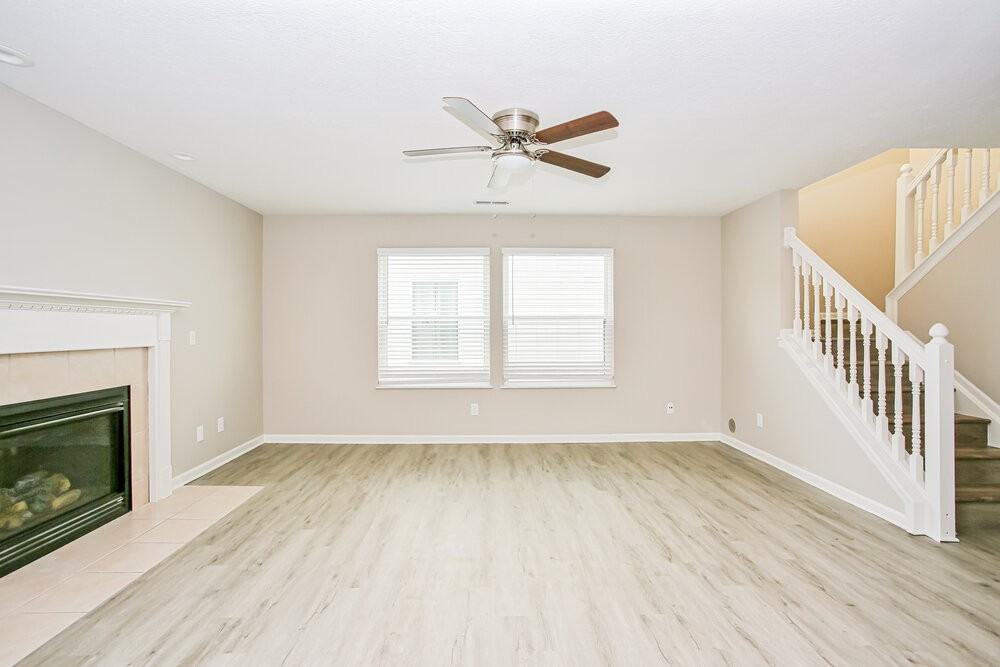 2456 Ashpoint St - Photo 5 of 17