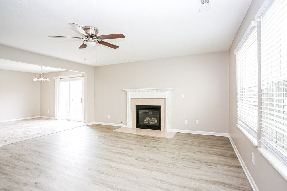 2456 Ashpoint St - Photo 6 of 17