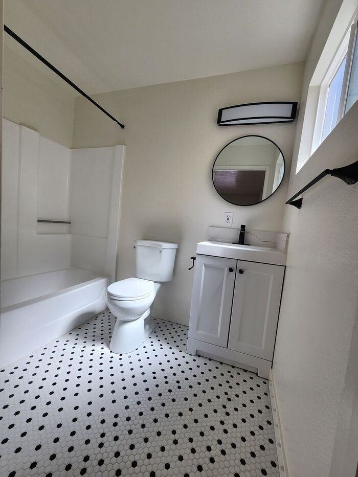 4472 Felton St #2 - Photo 7 of 9