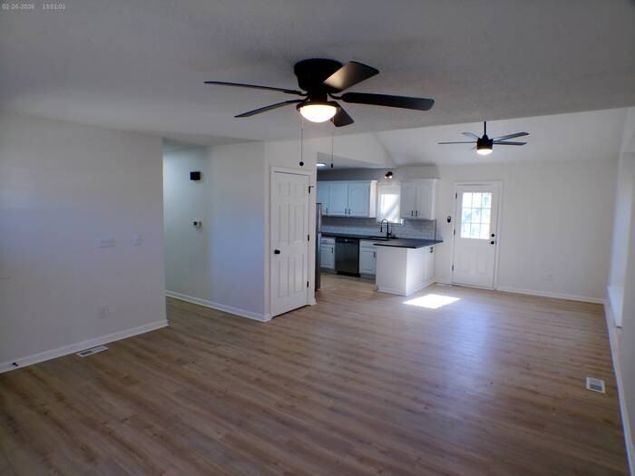 302 S Franklin St - Photo 7 of 24