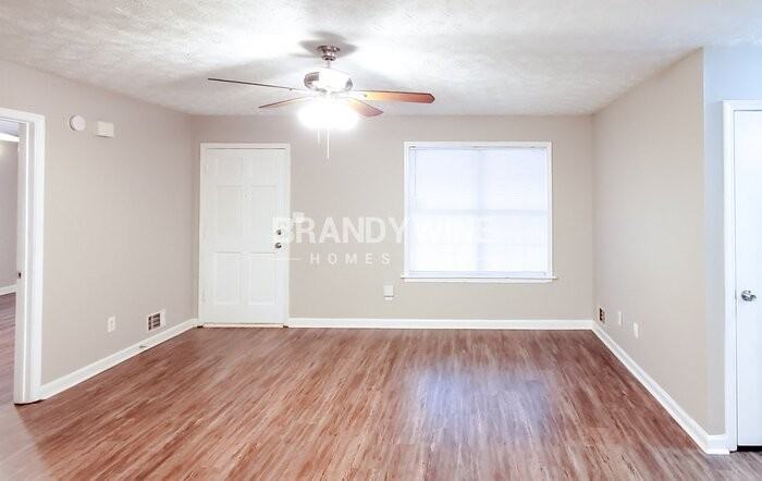 235 Winston Dr - Photo 3 of 15