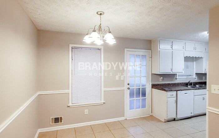 235 Winston Dr - Photo 5 of 15