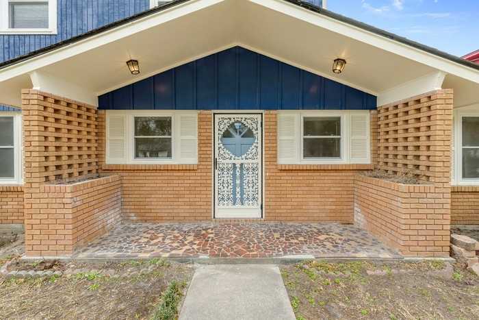 1829 Fitzgerald St - Photo 2 of 35