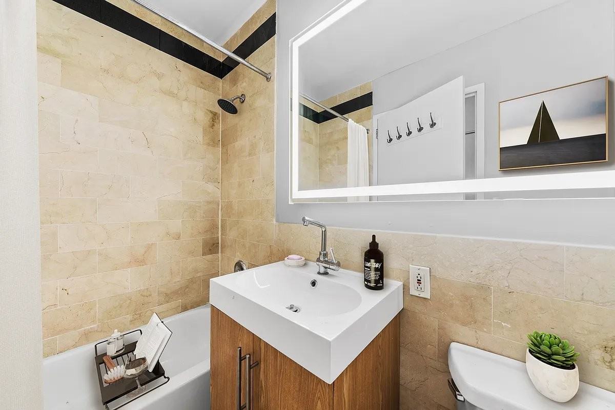 225 Rector Pl #14L - Photo 5 of 10