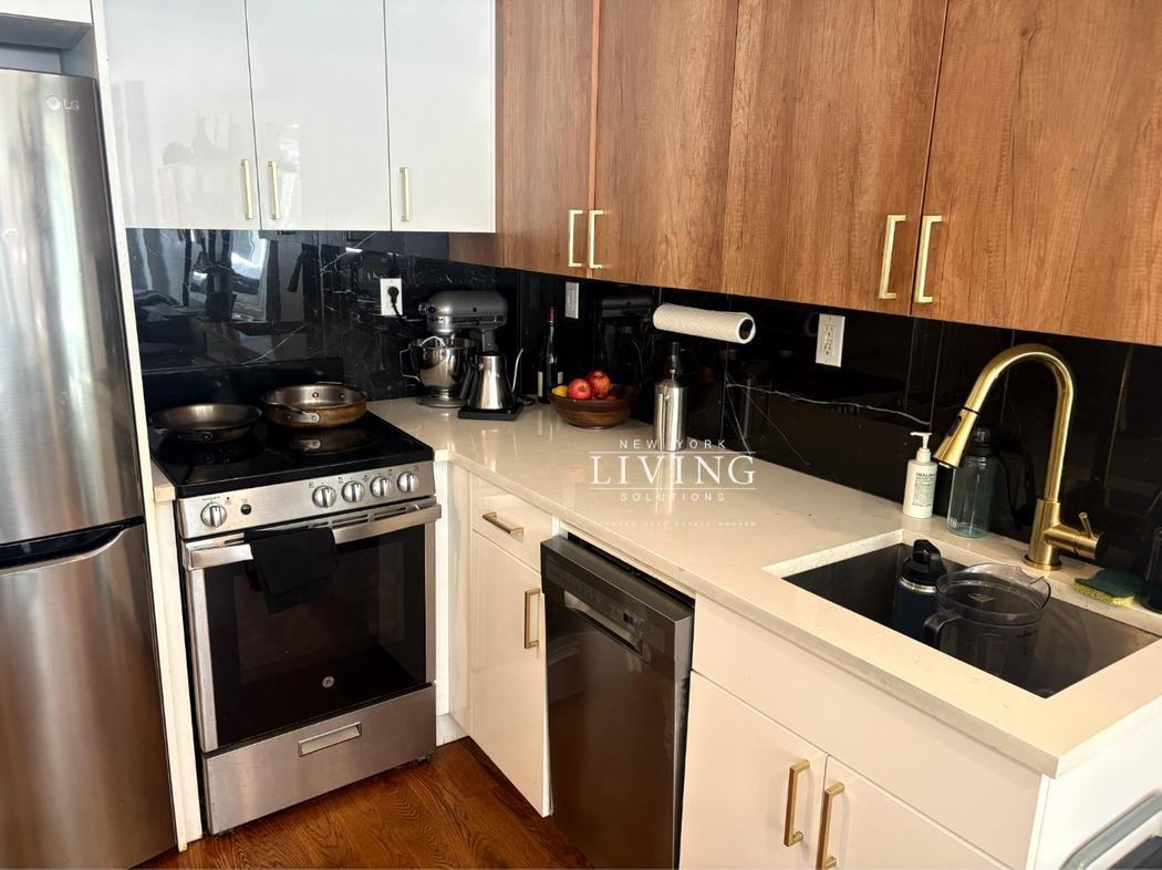 Duffield St #2F - Photo 5 of 6