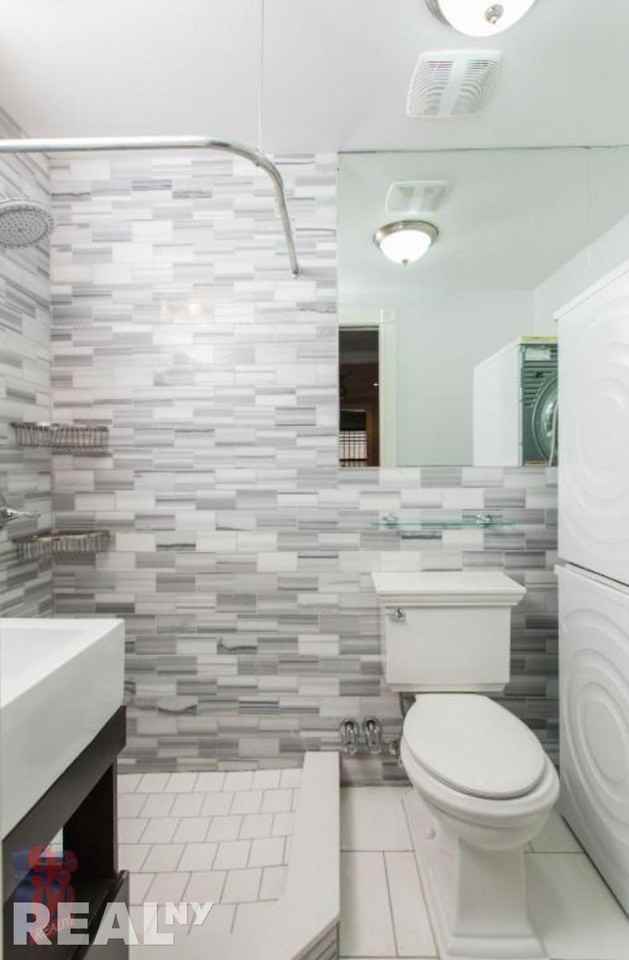 W 53rd St #3C - Photo 5 of 5