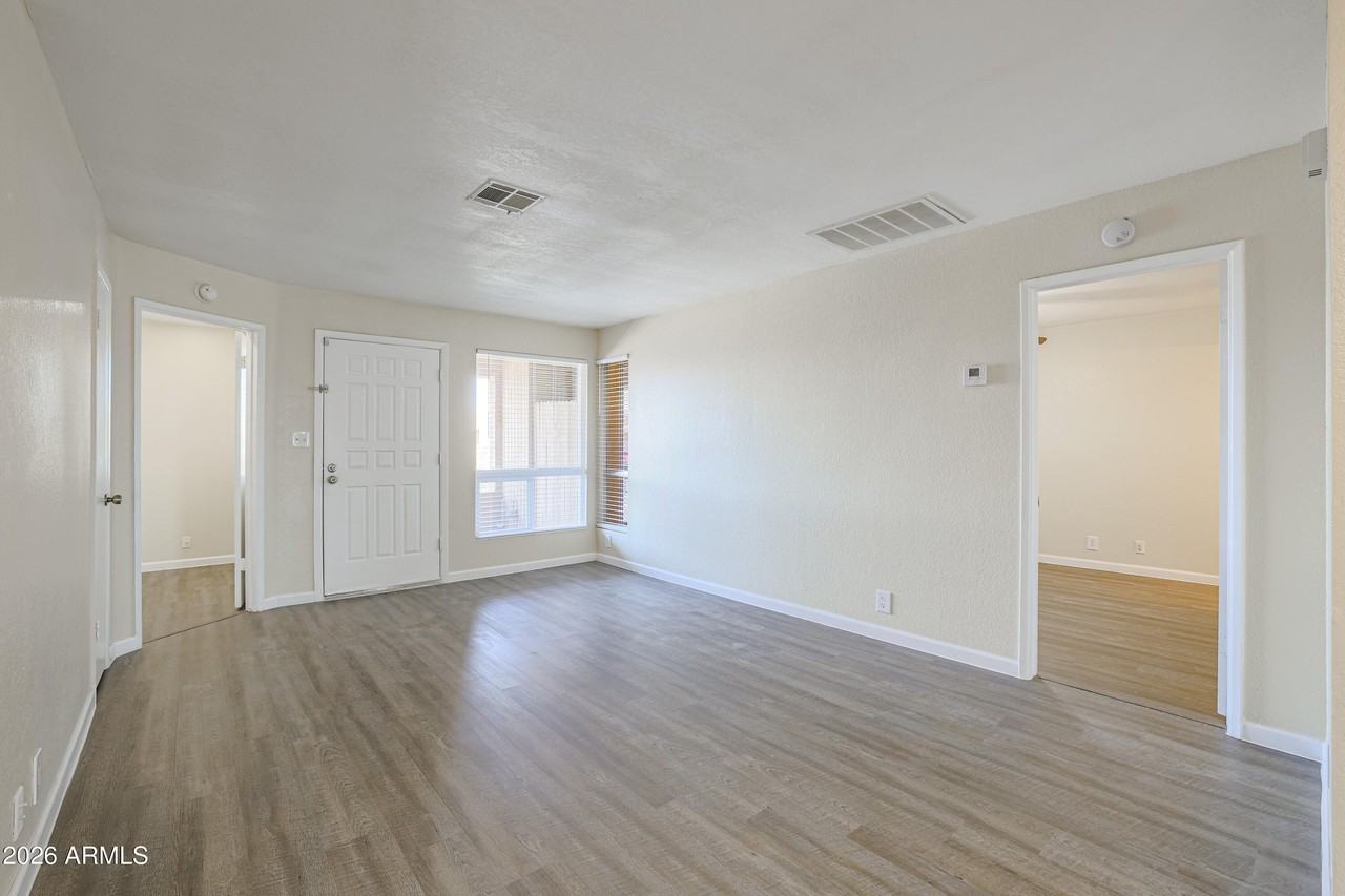 501 W Hononegh Dr Unit 6 - Photo 5 of 24