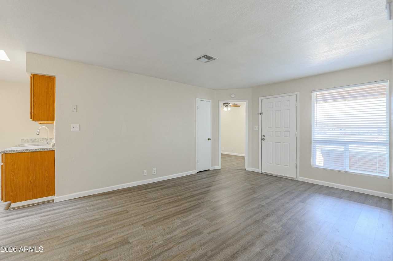 501 W Hononegh Dr Unit 6 - Photo 7 of 24