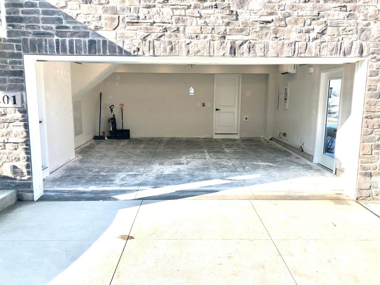 201 Via Veneto - Photo 5 of 46