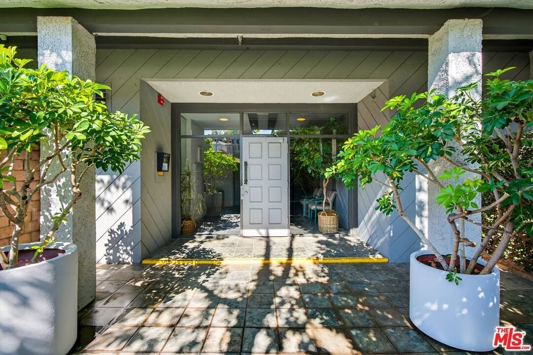 1920 Pandora Ave Apt 3 - Photo 3 of 46