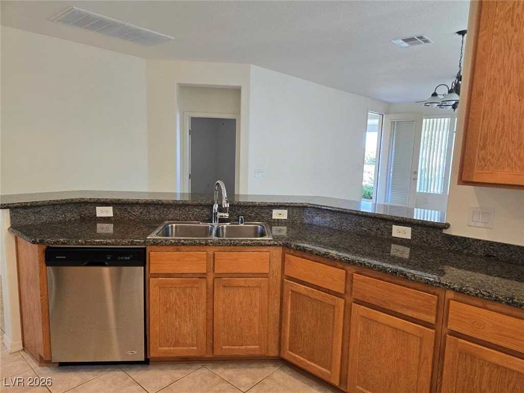 5196 Alfingo St - Photo 6 of 40