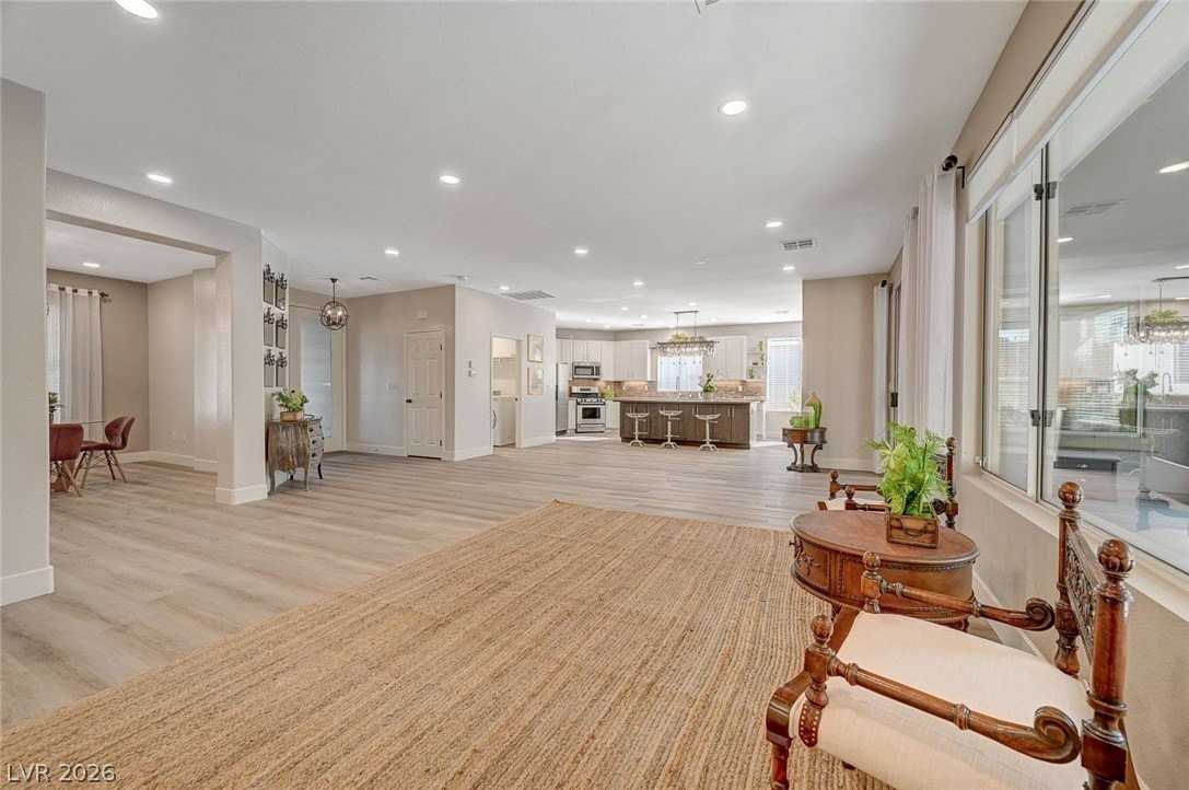 4589 Bersaglio St - Photo 6 of 48