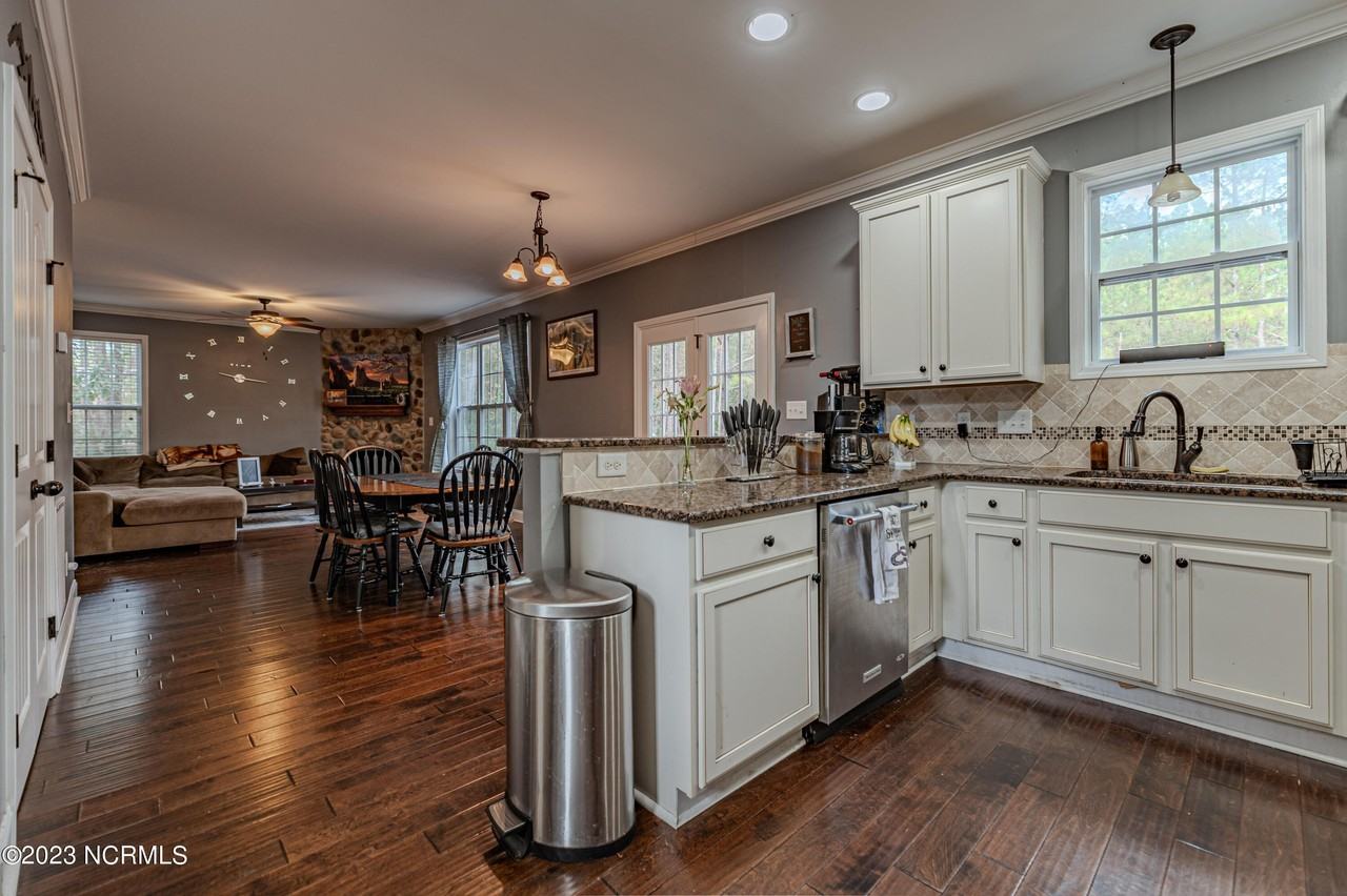 344 Moss Pink Dr - Photo 7 of 29