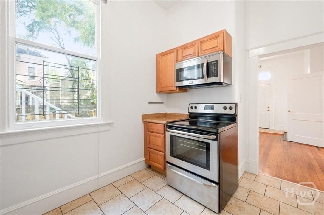 1914 Barnard St Apt D #D - Photo 5 of 13